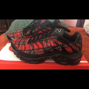 Nike women’s Air max plus shoes